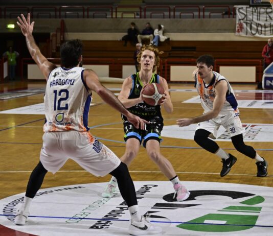 Basket: Una grande Tema Sinergie sbanca Jesi