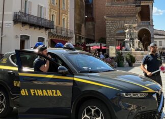 Faenza, fermato falso broker: indagato per truffa ed esercizio abusivo dell’attività finanziaria