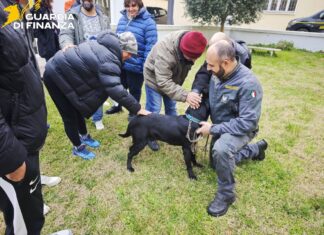 Una mattinata speciale con le unità cinofile della Guardia di Finanza