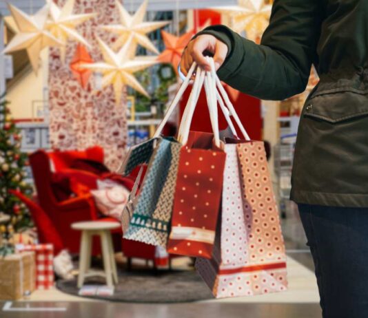 Confcommercio: Regali di Natale 2025 in positivo. Aumenta la previsione di spesa a 300 euro
