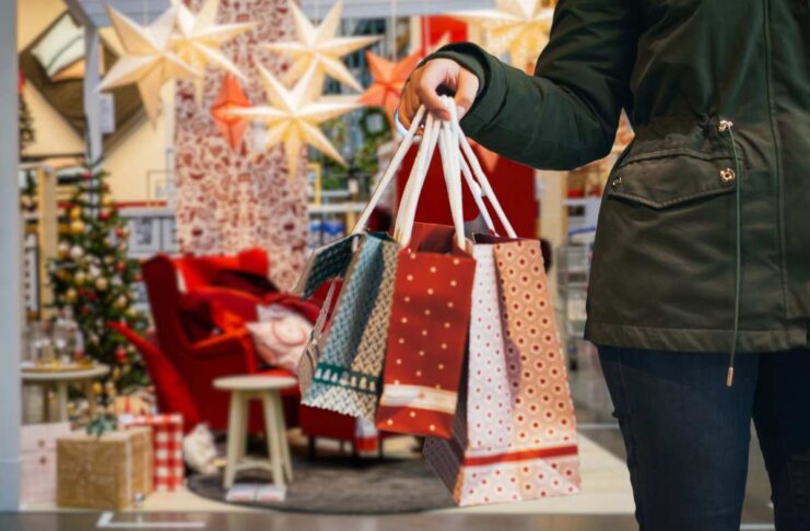Confcommercio: Regali di Natale 2025 in positivo. Aumenta la previsione di spesa a 300 euro
