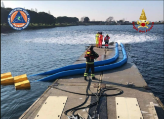 I volontari della Protezione Civile provano l’idrovora donata dopo l’alluvione