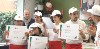 5 ragazzi si diplomano al corso dell’Accademia della Pizza per persone con disabilità