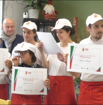 5 ragazzi si diplomano al corso dell’Accademia della Pizza per persone con disabilità