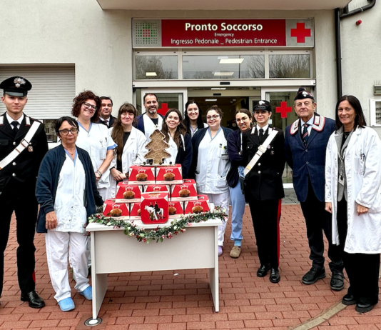 I panettoni dei Carabinieri e dell’Associazione Nazionale Carabinieri per i lavoratori dell’ospedale