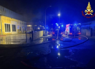 Bagnacavallo, incendio nella notte al calzaturificio Emanuela