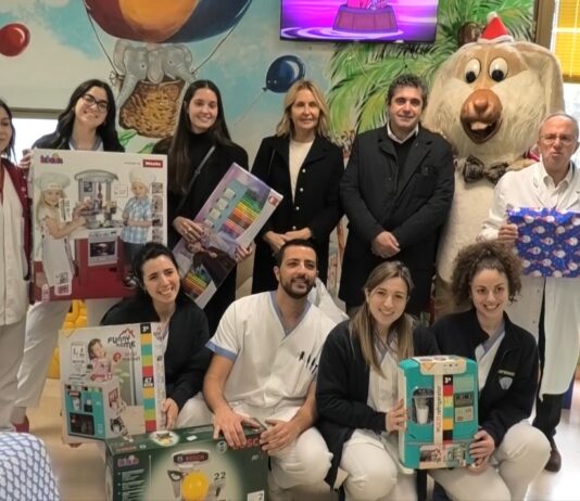 Ecogest, regali di Natale ai bambini della Pediatria di Ravenna e giochi per le sale comuni