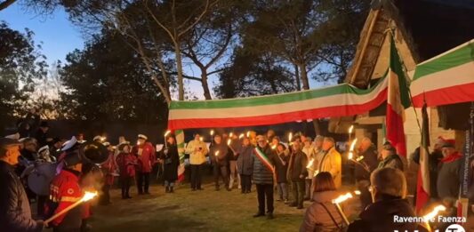 La tradizionale fiaccolata al Capanno di Garibaldi per l’ultimo dell’anno