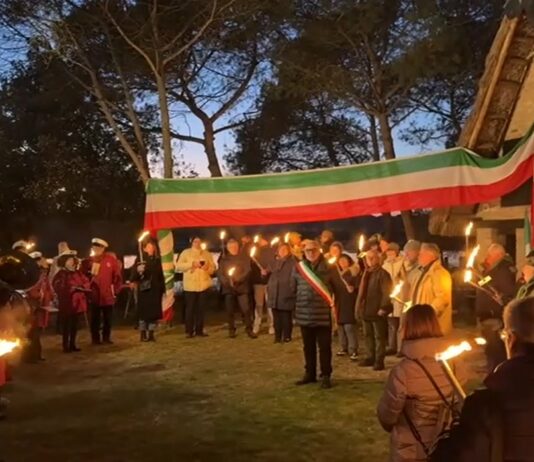 La tradizionale fiaccolata al Capanno di Garibaldi per l’ultimo dell’anno