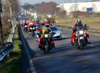 Duecento Babbi Natale in moto portano sorrisi ai piccoli pazienti romagnoli