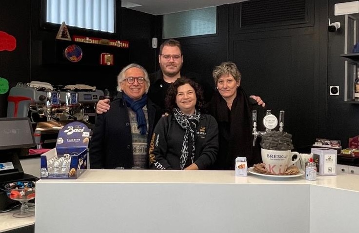 32 anni di attività imprenditoriale e l’apertura di un nuovo pubblico esercizio: inaugurato il nuovo bar di Monica Valmori a Faenza