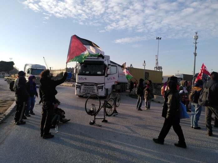 blocco porto ravenna foto linda maggiori