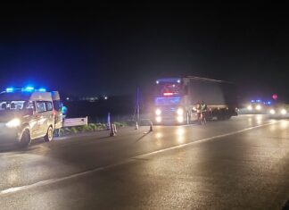 Guida senza tessera tachigrafica: autotrasportatore sanzionato sulla SS16