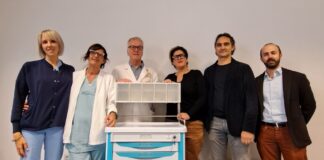 Nuovo carrello multifunzione donato alla Cardiologia di Ravenna dalla Famiglia Torelli
