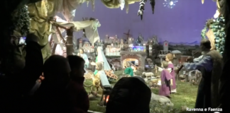 Riapre il presepe meccanico di San Francesco. Ma rischia di essere l’ultimo anno: parte una raccolta firme