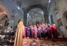 A Brisighella tutti in piedi per il Gospel: grande successo per il concerto dei Voices of Joy
