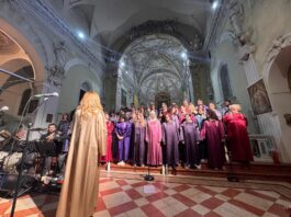 A Brisighella tutti in piedi per il Gospel: grande successo per il concerto dei Voices of Joy