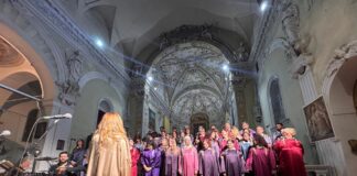 A Brisighella tutti in piedi per il Gospel: grande successo per il concerto dei Voices of Joy