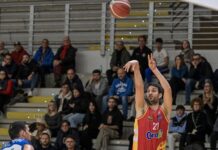Basket: OraSi, partita punto a punto a Latina, il quarto periodo è decisivo e i padroni di casa vincono 83-73