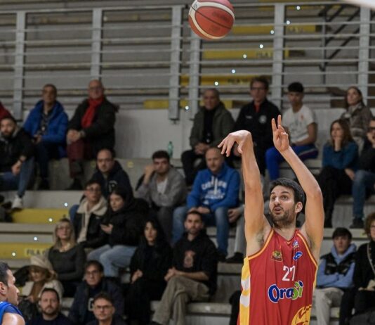 Basket: OraSi, partita punto a punto a Latina, il quarto periodo è decisivo e i padroni di casa vincono 83-73