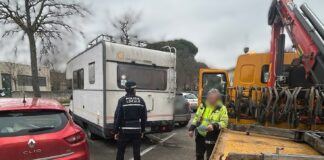 Lotta al degrado urbano: la Polizia Locale sequestra un camper in via Doberdò