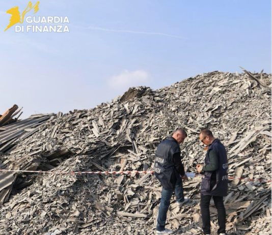 Discarica abusiva di rifiuti scoperta tra Punta Marina a Lido Adriano