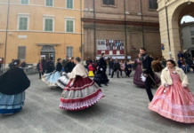 Parte il progetto “La danza fa bene agli anziani”: appuntamenti settimanali con le danze ottocentesche