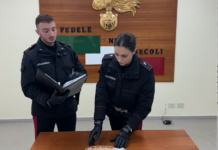 Arrestato spacciatore: ritrovati in casa 6 mila euro in contanti