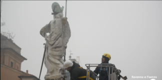 Nuovi controlli alle colonne di Piazza del Popolo dopo il terremoto