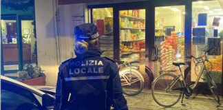 Prodotti senza etichette e prezzi: multa da 2 mila euro ad un minimarket