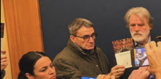 Conferenza con Casapound. Le opposizioni occupano la sala stampa della Camera: c’è anche Bakkali