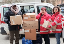 La Croce Rossa dona vestiti e giochi a Il Terzo Mondo