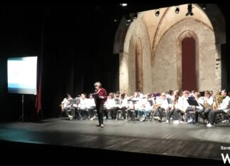 ‘Voci, musiche e poesie per la pace’: studenti e Associazione Vittime Civili di Guerra al Rasi