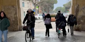 Il Pavimento ha lasciato Porta Adriana, andrà in un magazzino in attesa di ricollocamento