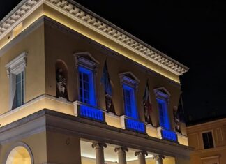 Giornata nazionale delle vittime civili di guerra e dei conflitti nel mondo, nella notte tra l’1 e il 2 febbraio si illumina di blu il teatro Alighieri