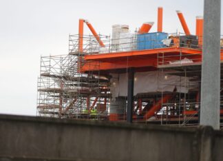 Operaio caduto dall’impalcatura. I sindacati: “Ennesimo incidente di lavoro verificatosi nella catena degli appalti”