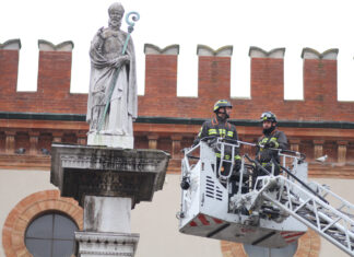 Scosse avvertite anche nel centro di Ravenna: lesionata la statua di Sant’Apollinare