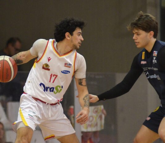 Basket: Nella prima di ritorno Loreto Pesaro passa al PalaCosta con il punteggio di 61-75