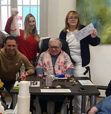 Gioco e socialità alla Cra Sassoli di Lugo con i giovani del Rotaract