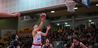 Basket: Serata da sogno al PalaCosta. Una grande OraSì si impone contro Caserta e vince 77-74