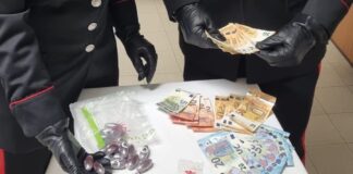 Droga nascosta tra bar e abitazione: 31enne finisce ai domiciliari