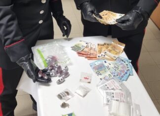 Droga nascosta tra bar e abitazione: 31enne finisce ai domiciliari
