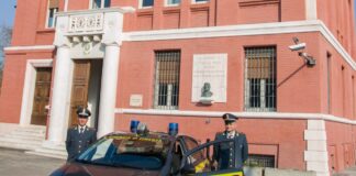 Sorpreso a rubare gasolio dal camion della ditta per la quale lavora