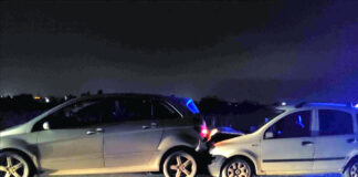 Minorenne provoca un tamponamento a catena e fugge: era alla guida del furgone del padre