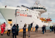 La nave ONG “Solidaire” attracca a Ravenna con 120 migranti