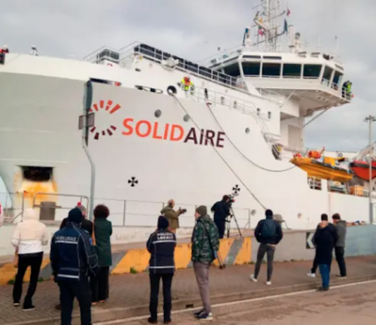 La nave ONG “Solidaire” attracca a Ravenna con 120 migranti