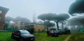 Vivevano nelle colonie in disuso: 8 denunciati