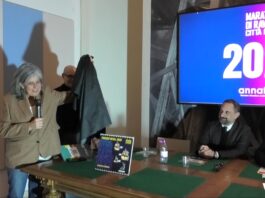 Maratona di Ravenna 2026, la medaglia in mosaico raffigura il Mausoleo di Teodorico per i 1500 anni