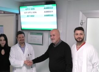 Un monitor per gestire le attese all’Otorinolaringoiatria di Ravenna: la donazione di Fiadda