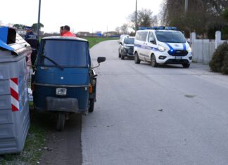 Anziano perde la vita dopo essere sceso dalla propria Apecar